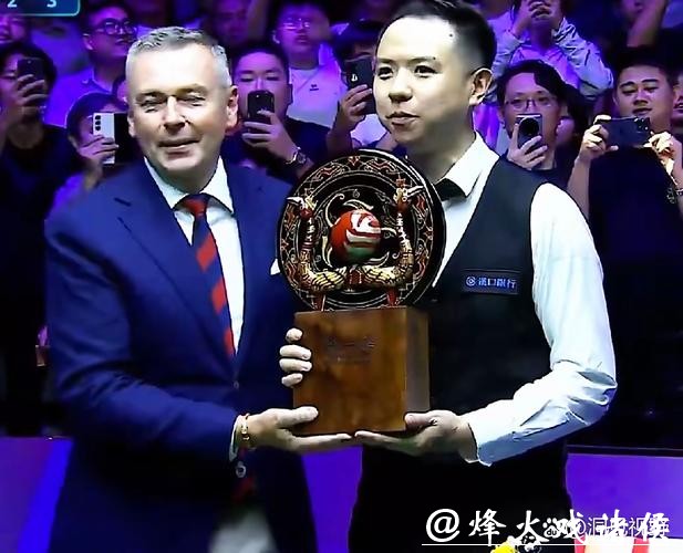 斯诺克武汉公开赛-肖国栋10-9加里·威尔逊成功卫冕